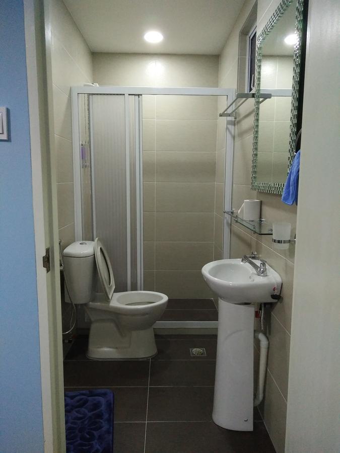 Xenia Homestay Kuching Exterior foto